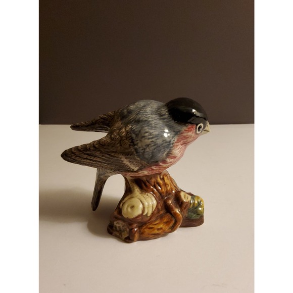 Royal Doulton Animals Collection 2005 Porcelain Bullfinch Figurine - Picture 4 of 6
